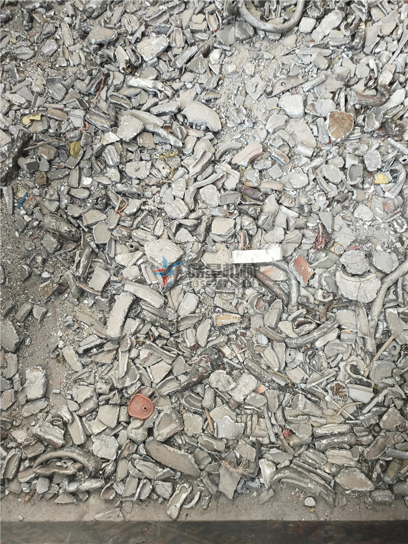 廢鋁破碎機(jī)對電加熱鋁板